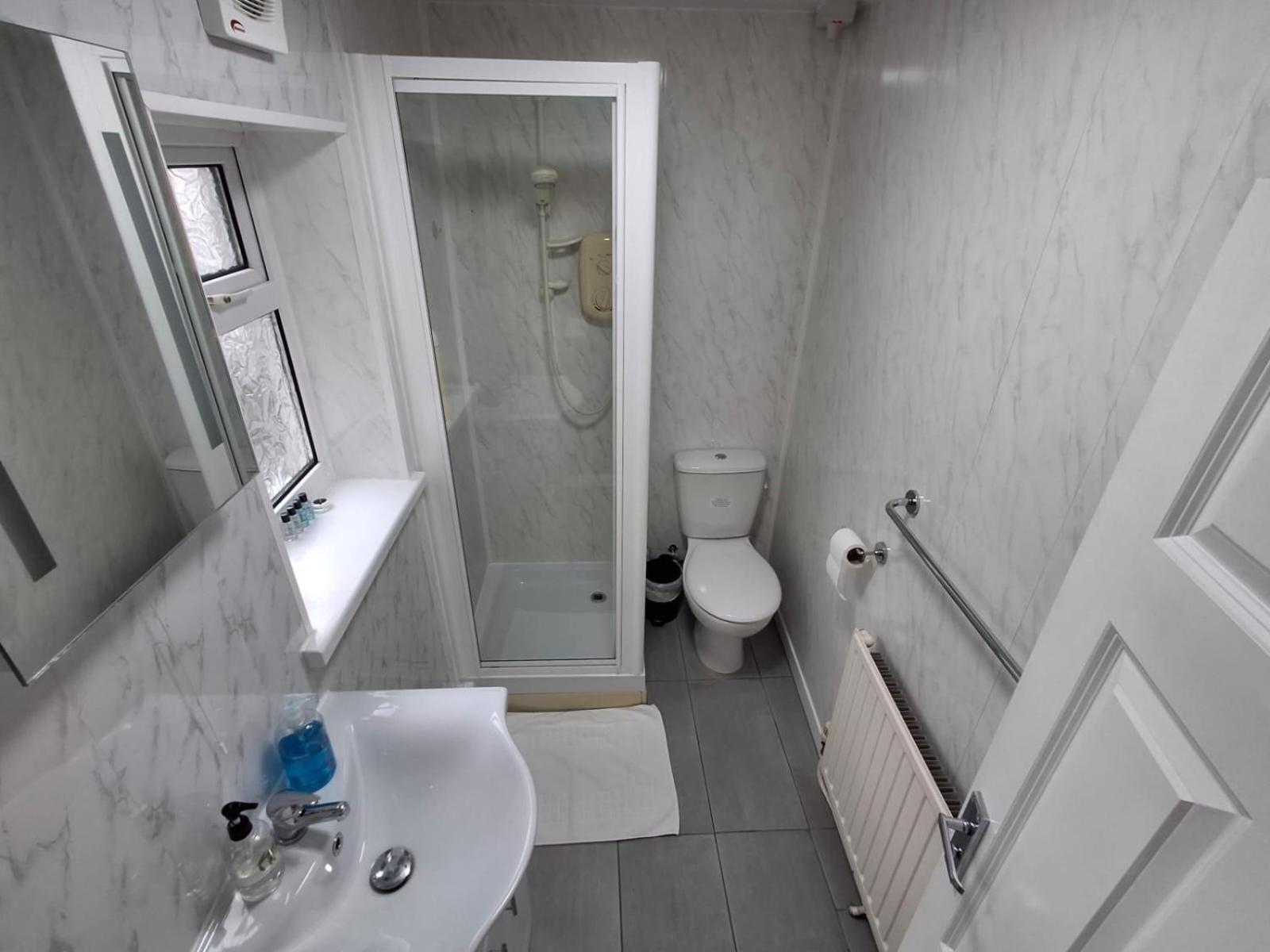 Inn By The Sea, Portsmouth - En Suite Rooms With Or Without Sea View, Onsite Ev 22Kw Bagian luar foto