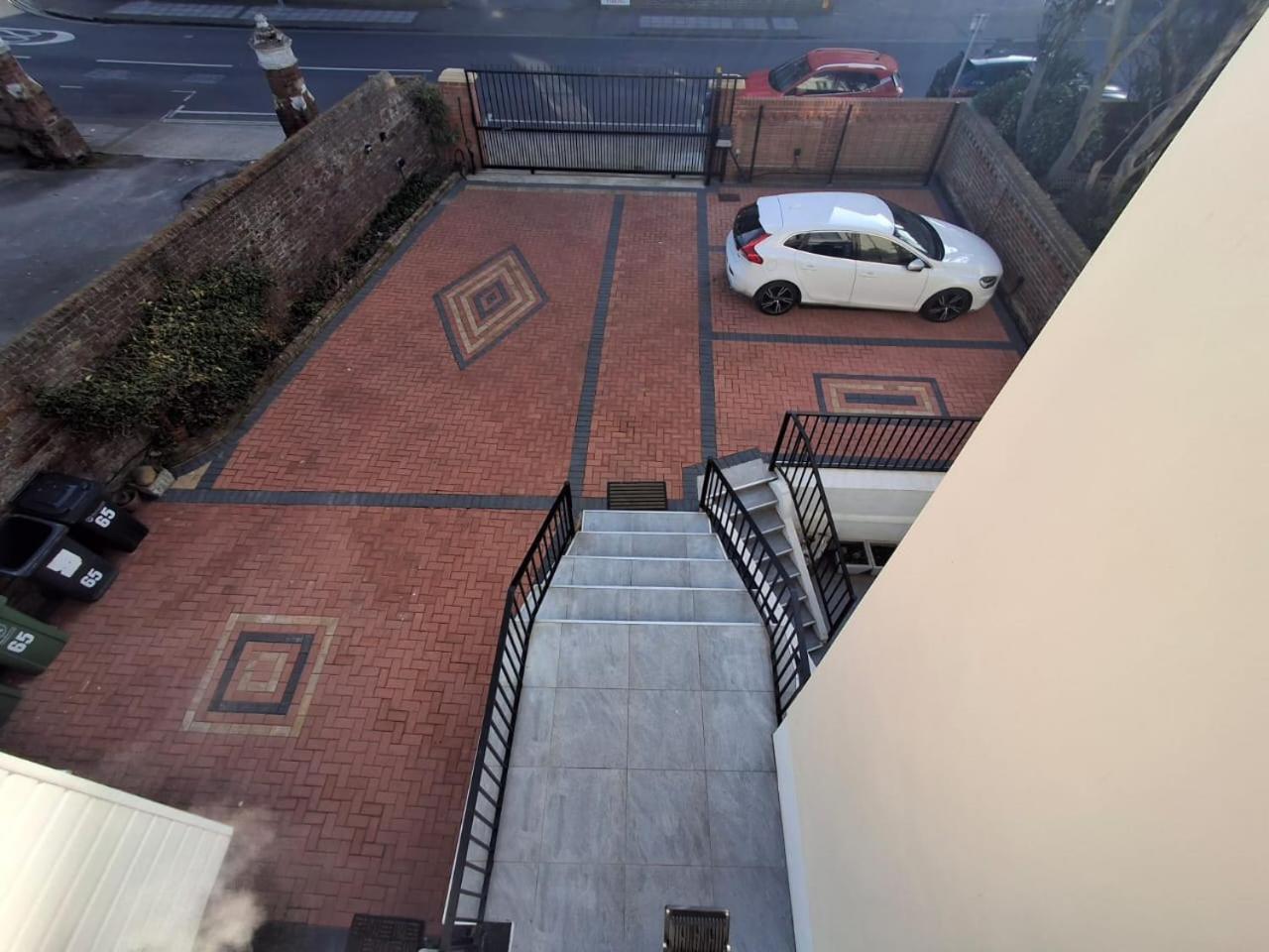 Inn By The Sea, Portsmouth - En Suite Rooms With Or Without Sea View, Onsite Ev 22Kw Bagian luar foto