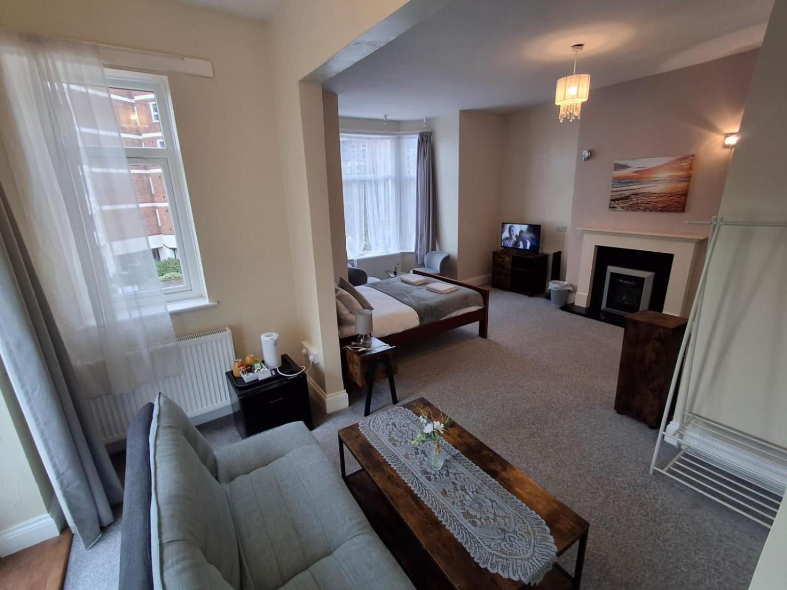 Inn By The Sea, Portsmouth - En Suite Rooms With Or Without Sea View, Onsite Ev 22Kw Bagian luar foto
